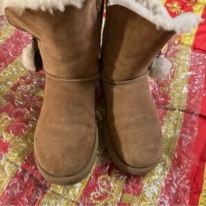 UGG Classic Tan Irina Tessie Pom Pom Boots Sz 8